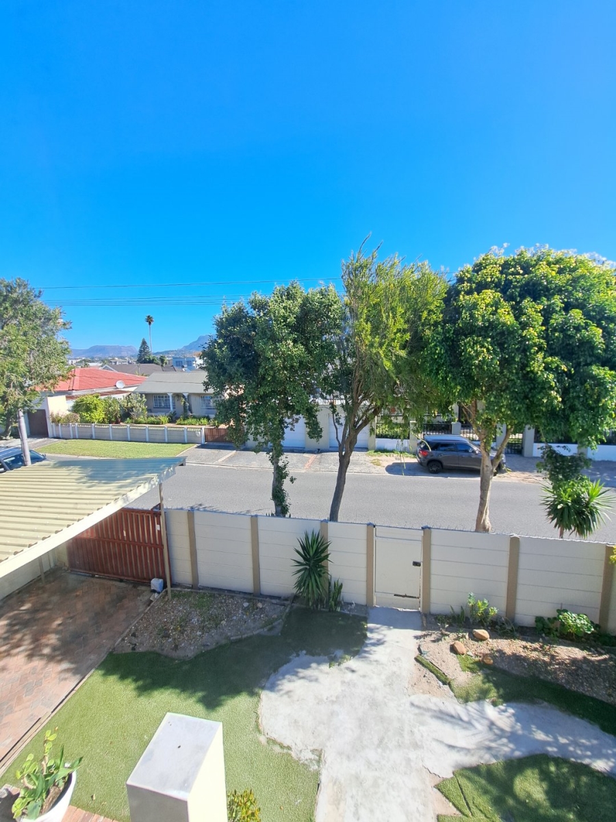 4 Bedroom Property for Sale in Lansdowne Western Cape